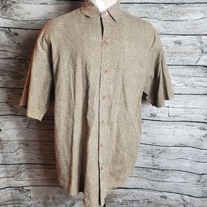 Back East Brown Short Sleeve Button Down Shirt Size Large.Pit to pit approx: 2
